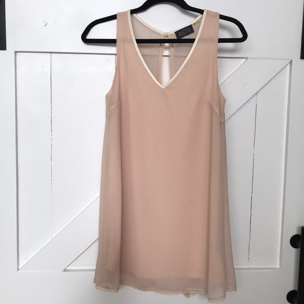 ASTR light pink flowy dress